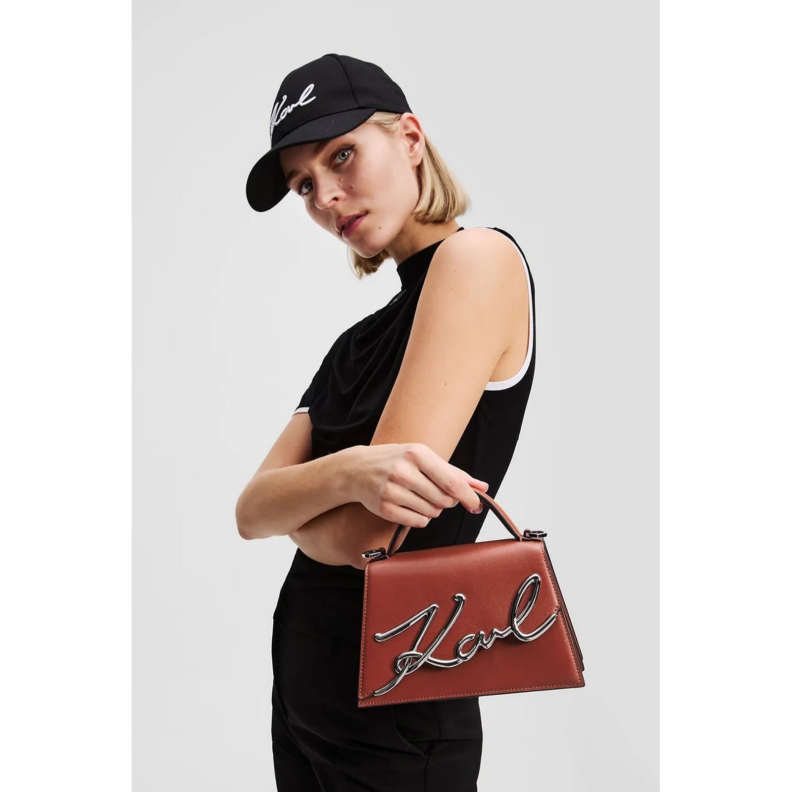 #couleur_rouge brique