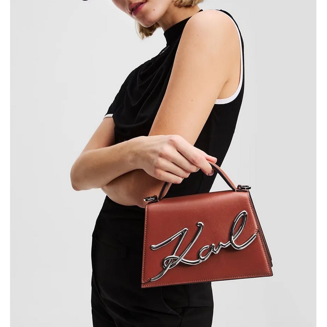 #couleur_rouge brique