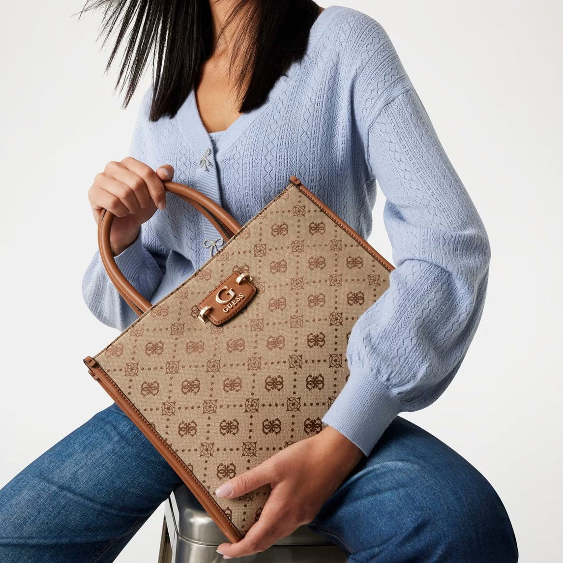 #couleur_beige/latte logo