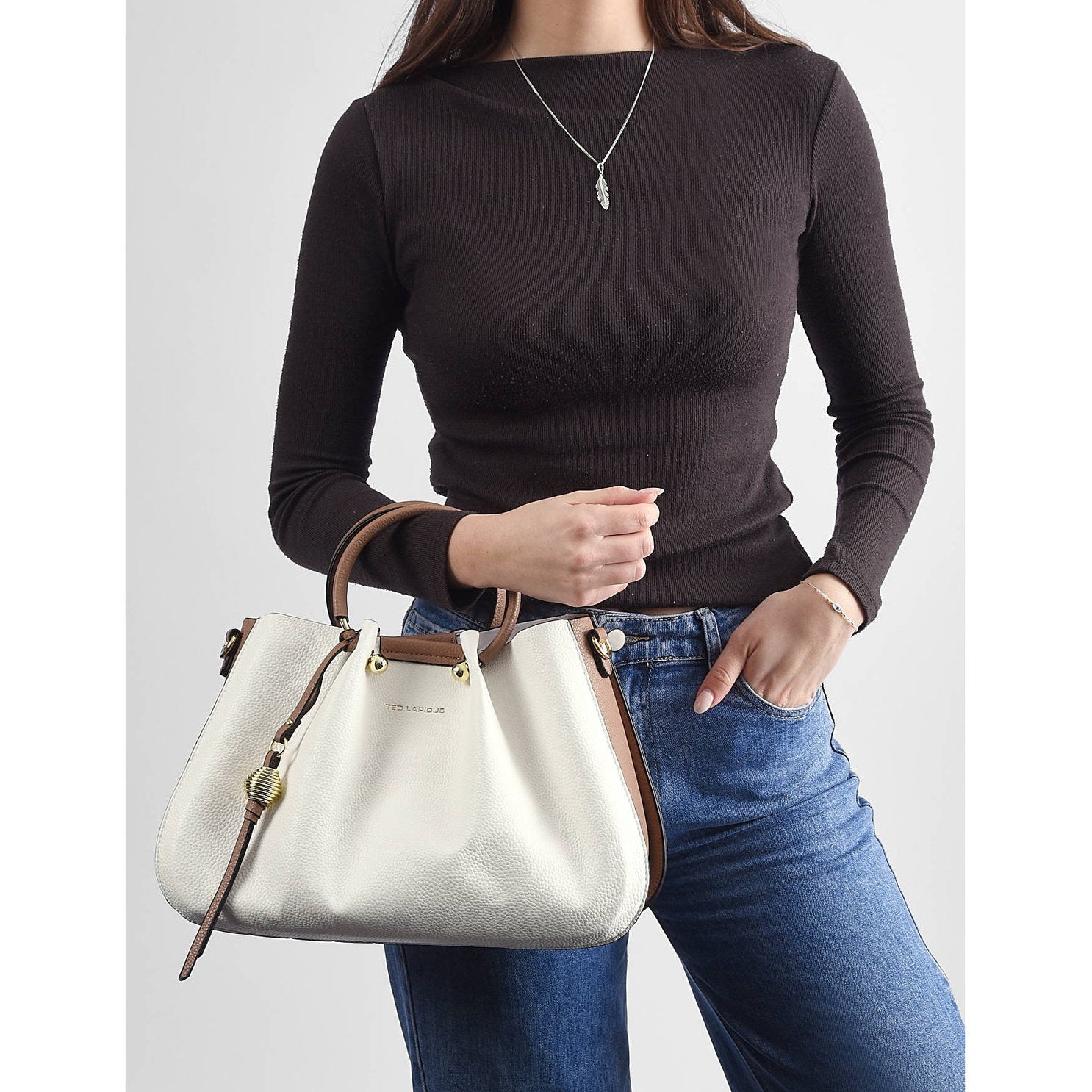 #couleur_blanc/taupe