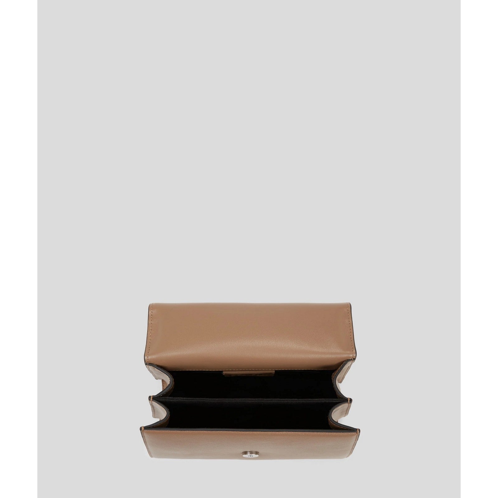 #couleur_marron champignon