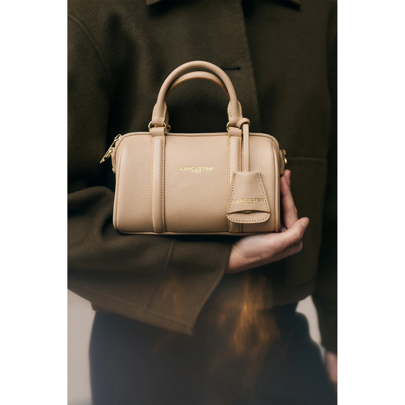 #couleur_beige foncé