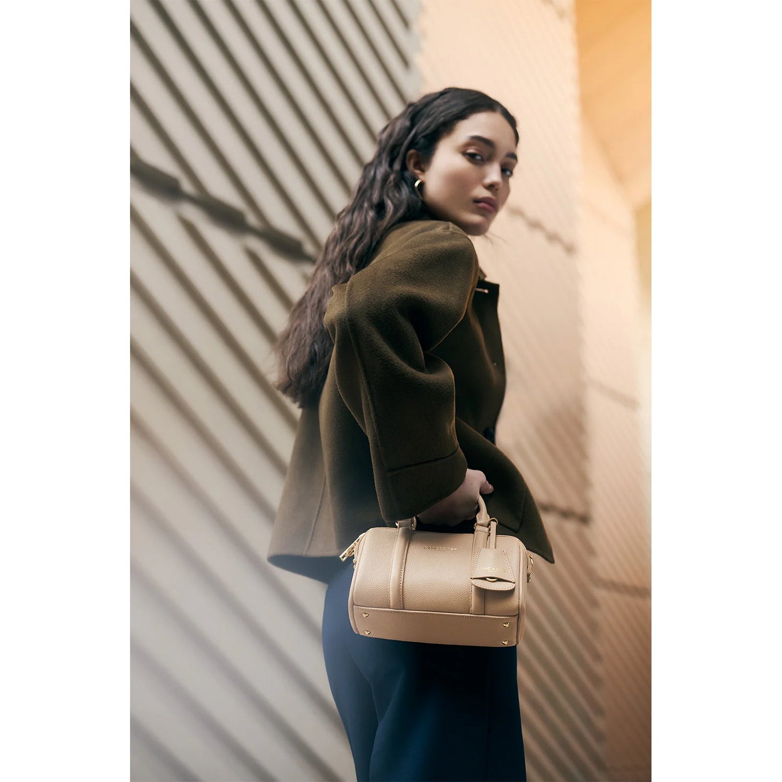 #couleur_beige foncé