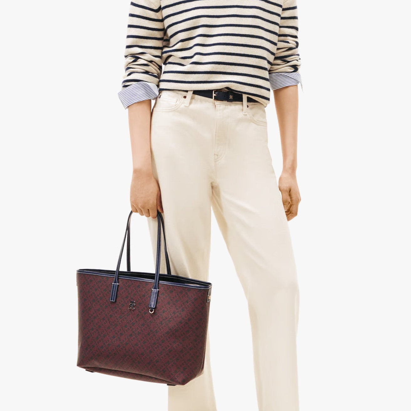 #couleur_bleu marine