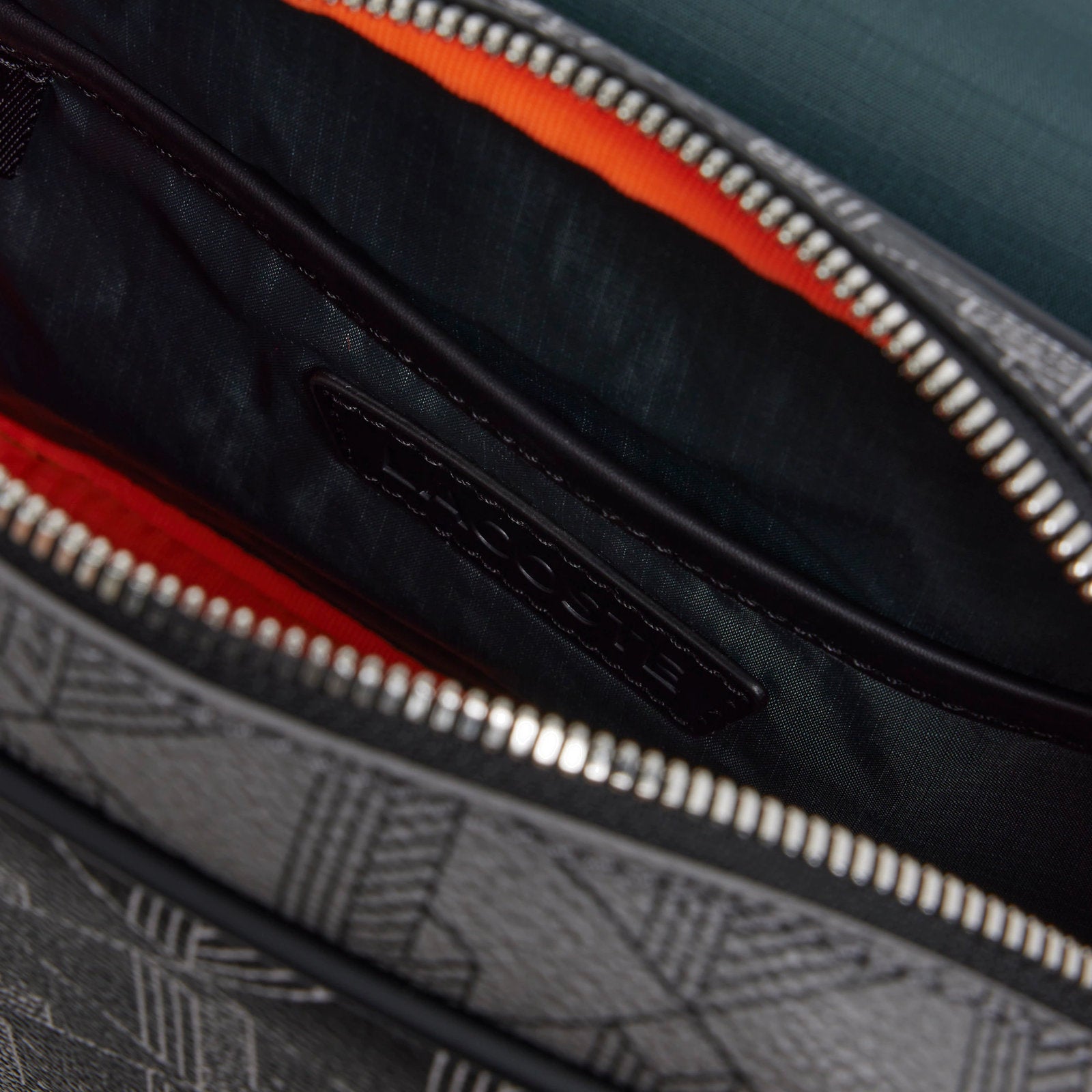 #couleur_noir/gris